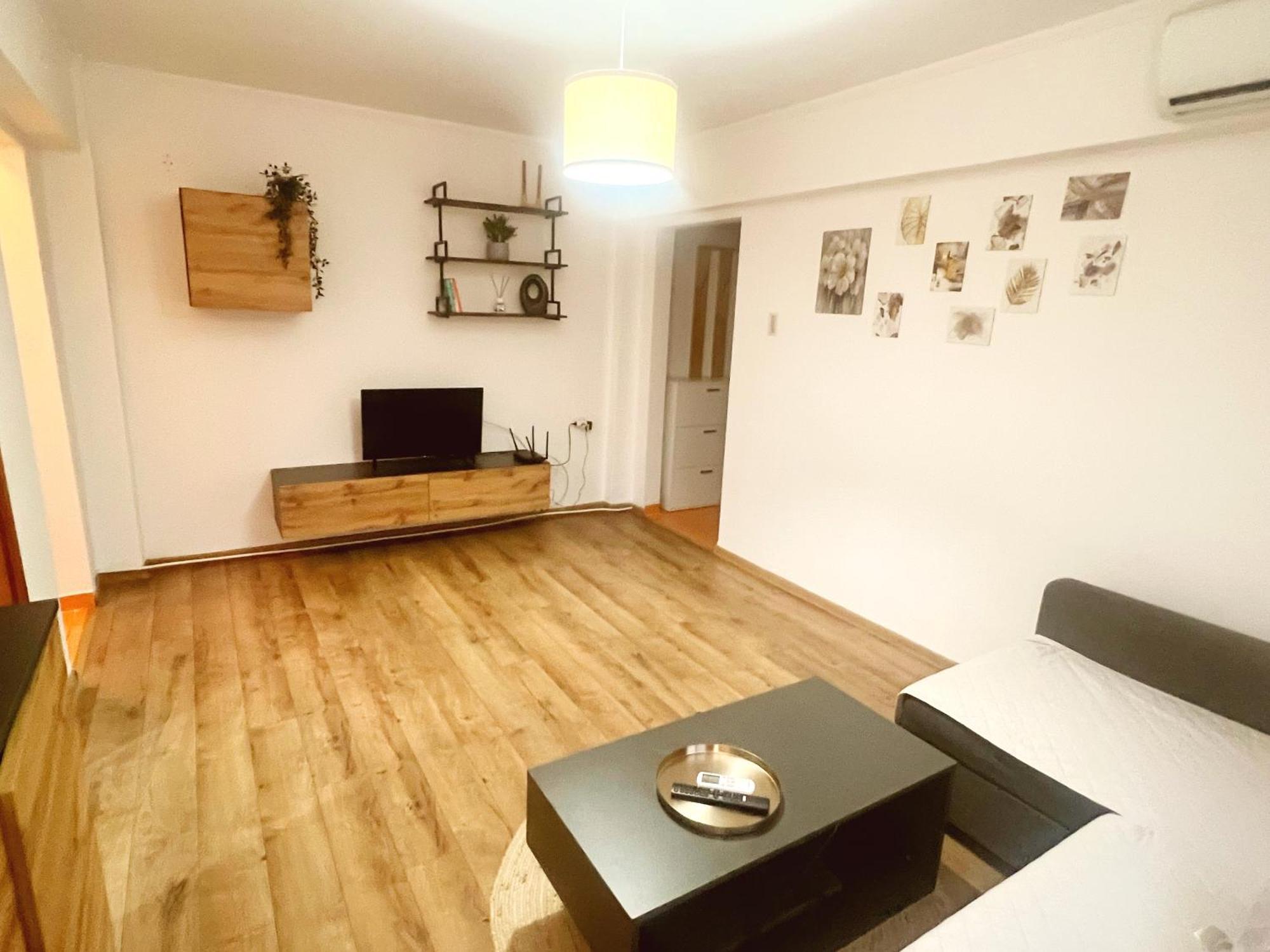 Piata Ovidiu 14 Lowcost Constanţa Buitenkant foto